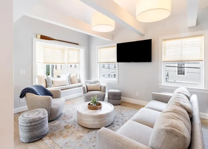 The Newport Lofts - 410 Thames Street