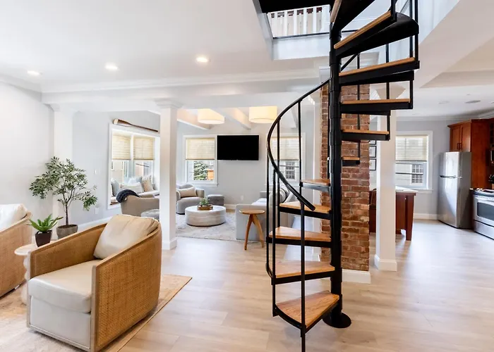 The Newport Lofts - 410 Thames Street
